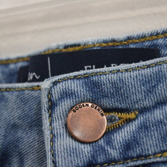 Boden | Flare Embroidered Hem Jeans Size 4P - Picture 6 of 10